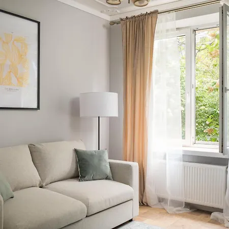 Metro Raclawicka Comfy Studio * 华沙